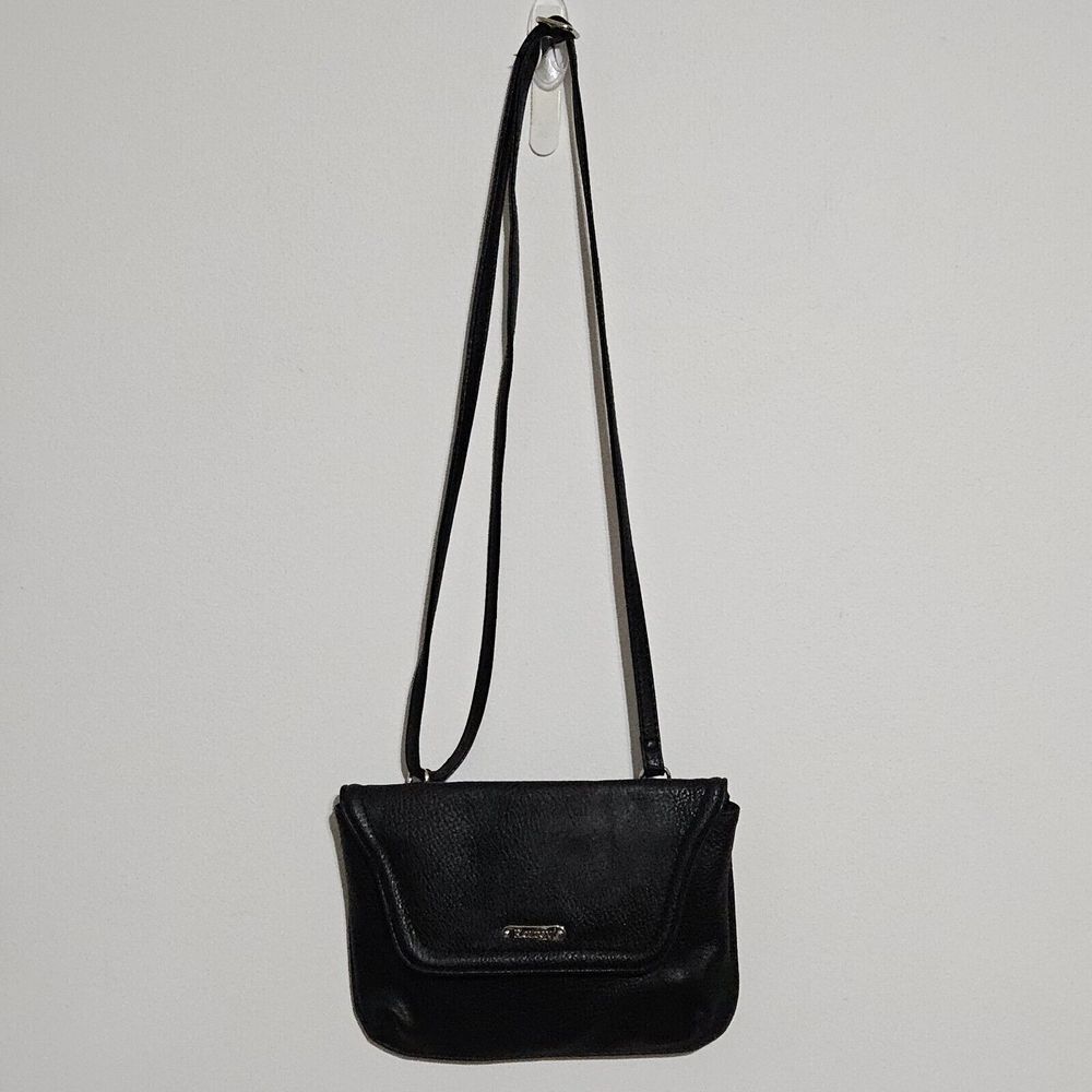 Koltov Black Pebbled Flip Top Shoulder Strap Built-In Wallet‎ Crossbody Purse - Picture 2 of 10